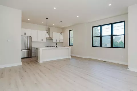 Living - 237 Redbud Aly, Columbus, OH 43206 photo 3 of 4