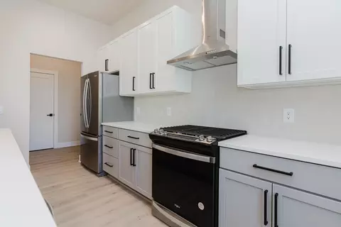 Kitchen - 237 Redbud Aly, Columbus, OH 43206 photo 3 of 4