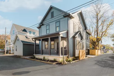 Exterior - 237 Redbud Aly, Columbus, OH 43206 photo 2 of 5