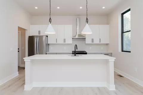 Kitchen - 237 Redbud Aly, Columbus, OH 43206 photo 2 of 4
