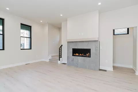 Living - 237 Redbud Aly, Columbus, OH 43206 photo 2 of 4