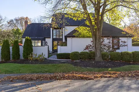 1425 Fountaine Dr, Columbus, OH 43221