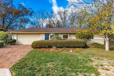 385 E Schreyer Pl, Columbus, OH 43214