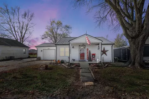 13093 E Walnut St, Jeffersonville, OH 43128