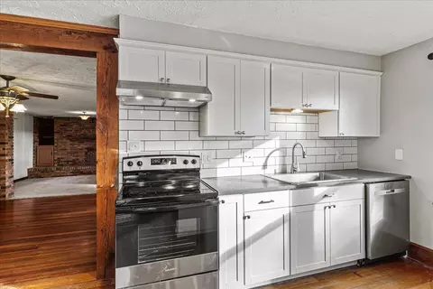 Kitchen - 7288 County Road 62, De Graff, OH 43318 photo 2 of 4