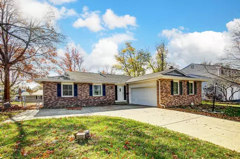 1727 Calgary Dr, Columbus, OH 43229