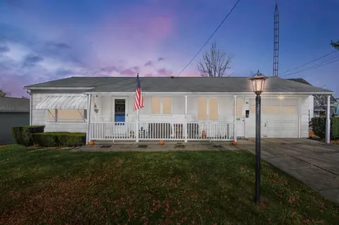 96 High St, Fredericktown, OH 43019