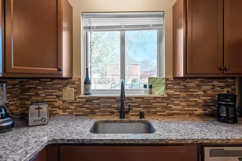 Kitchen - 1710 Boulder Ct, Powell, OH 43065 photo 3 of 4