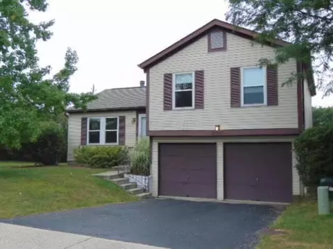 3392 Whisper Creek Dr, Columbus, OH 43231