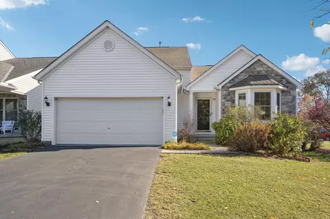 8800 Emerald Hill Dr, Lewis Center, OH 43035