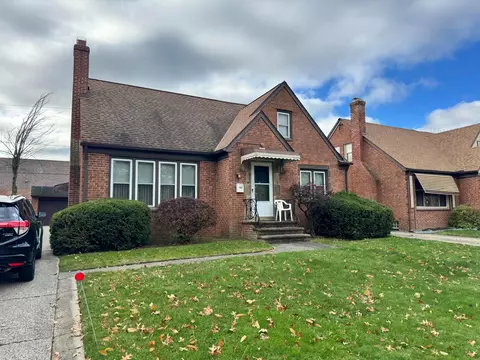 3914 Colony Rd, Cleveland, OH 44118