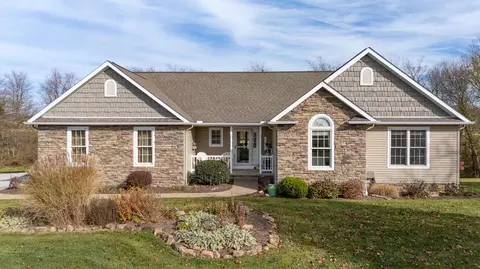 2343 N Apple Creek Road Rd, Wooster, OH 44691