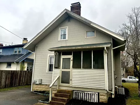 Exterior - 1048 E 5th Ave, Lancaster, OH 43130 photo 4 of 5