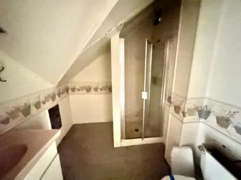Bath - 1048 E 5th Ave, Lancaster, OH 43130 photo 3 of 3