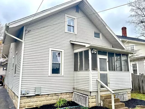 Exterior - 1048 E 5th Ave, Lancaster, OH 43130 photo 5 of 5