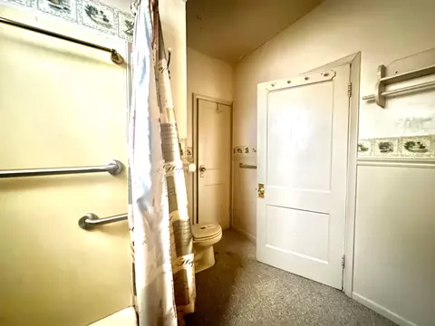 Bath - 1048 E 5th Ave, Lancaster, OH 43130 photo 1 of 3