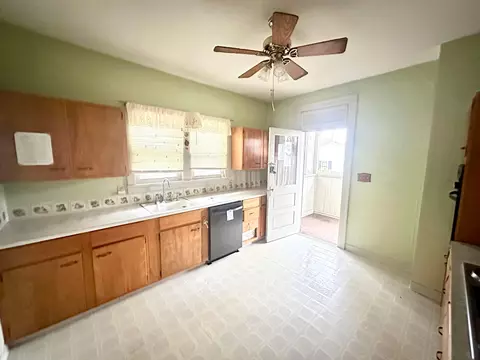 Kitchen - 1048 E 5th Ave, Lancaster, OH 43130 photo 1 of 2