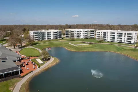 5285 Highpointe Lakes Dr #304, Westerville, OH 43081