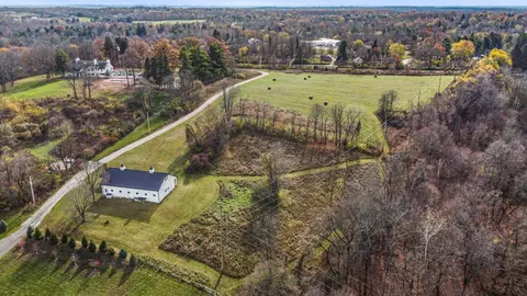2382 Columbus Rd, Granville, OH 43023