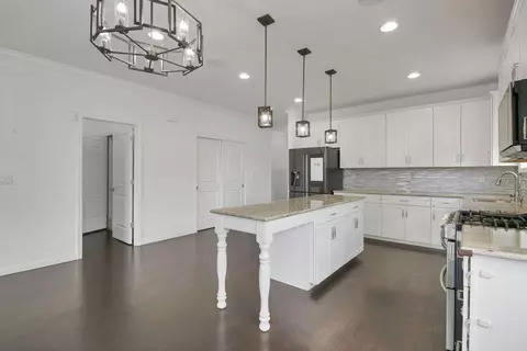 Kitchen - 575 Willow Grove Dr, Delaware, OH 43015 photo 4 of 5