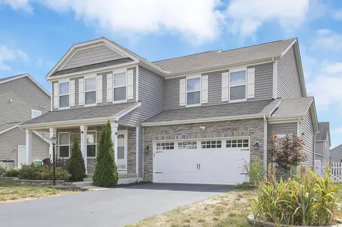 Exterior - 575 Willow Grove Dr, Delaware, OH 43015 photo 5 of 21