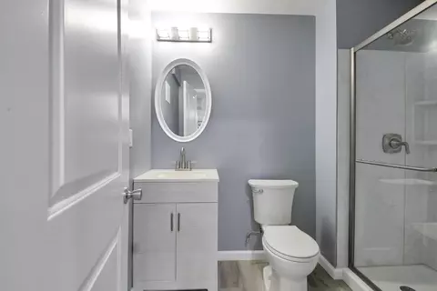 Bath - 575 Willow Grove Dr, Delaware, OH 43015 photo 9 of 10