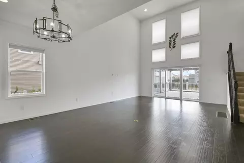 Living - 575 Willow Grove Dr, Delaware, OH 43015 photo 1 of 2