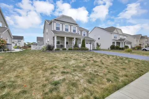 Exterior - 575 Willow Grove Dr, Delaware, OH 43015 photo 4 of 21