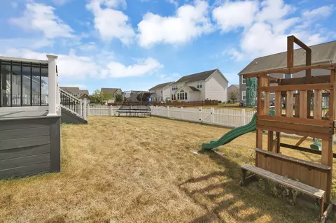 Exterior - 575 Willow Grove Dr, Delaware, OH 43015 photo 19 of 21