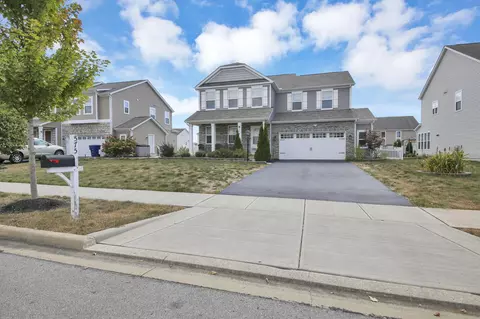 Exterior - 575 Willow Grove Dr, Delaware, OH 43015 photo 20 of 21