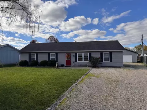 308 Cherokee Trl, Frankfort, OH 45628
