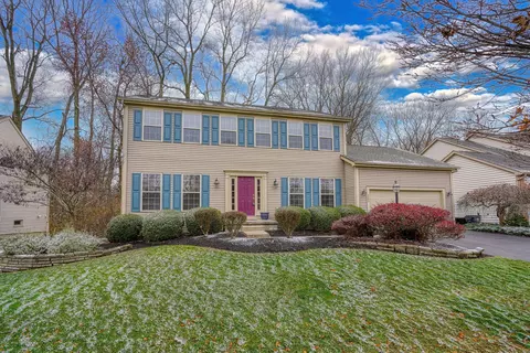1869 Pinnacle Club Dr, Grove City, OH 43123