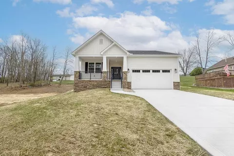 301 Lakeview Heights Dr, Howard, OH 43028