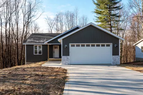 229 Woodlawn Cir, Howard, OH 43028