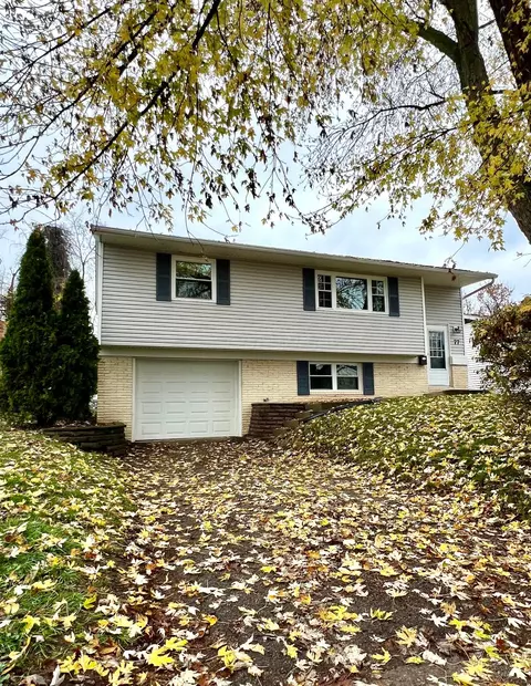 77 Ramona Ave, Newark, OH 43055