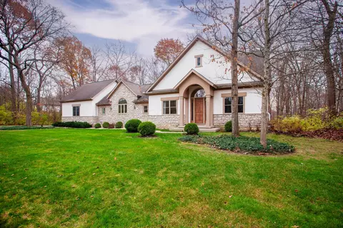 162 Valley Run Dr, Powell, OH 43065