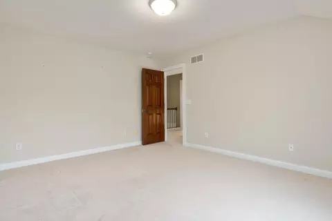 Bedroom - 6988 Ballantrae Loop, Dublin, OH 43016 photo 6 of 12