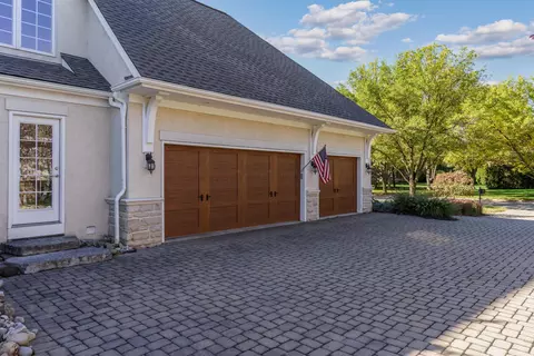 Exterior - 6988 Ballantrae Loop, Dublin, OH 43016 photo 5 of 11