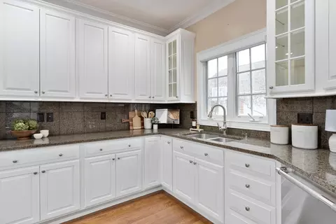 Kitchen - 6988 Ballantrae Loop, Dublin, OH 43016 photo 4 of 4