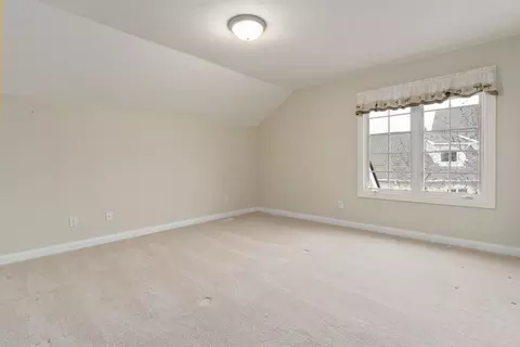 Bedroom - 6988 Ballantrae Loop, Dublin, OH 43016 photo 7 of 12