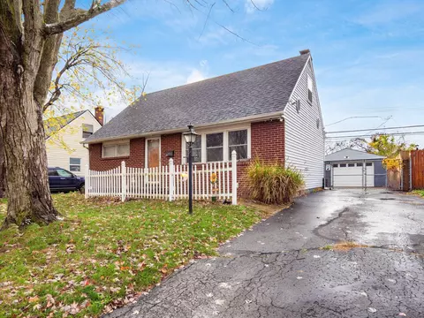 4061 Sexton Dr, Columbus, OH 43228