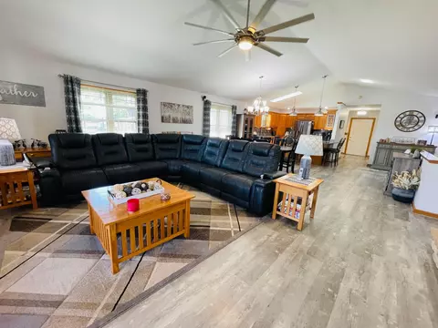 383 Baldwin Dr, Howard, OH 43028 photo 4