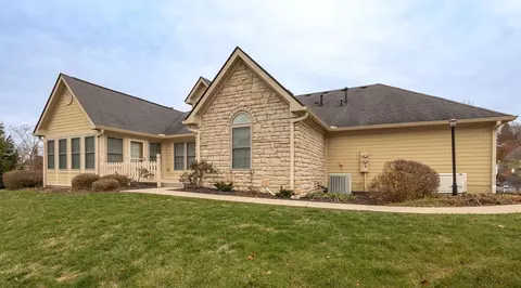 1425 Meadow Ridge Dr, Lancaster, OH 43130