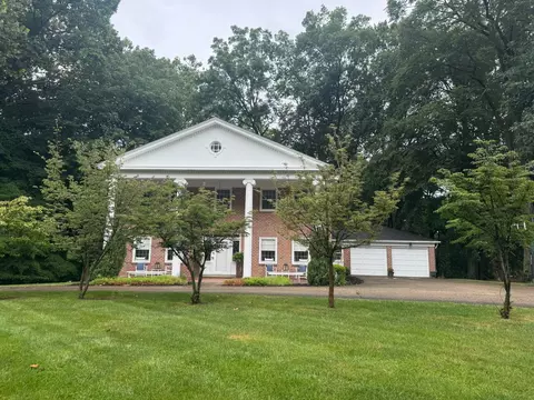 105 Dogwood Ln, Lancaster, OH 43130