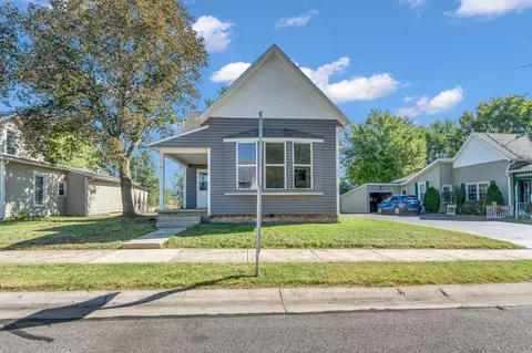 8 Davis St, Jamestown, OH 45335