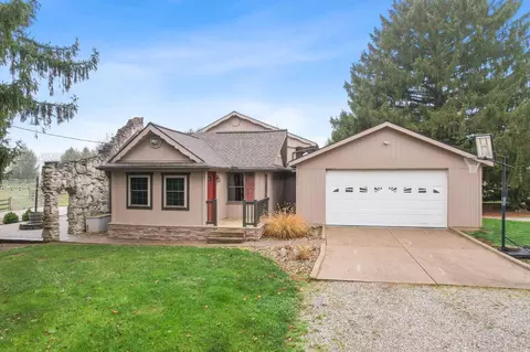 18951 Friends Ln, Fredericktown, OH 43019