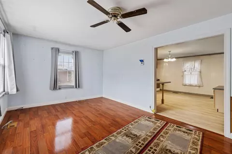306 E Huntwork St, Baltimore, OH 43105 photo 5
