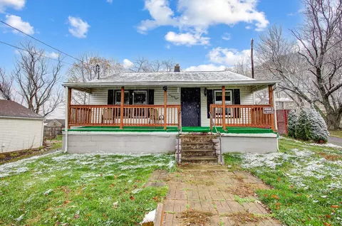 138 Sunset Dr, Lancaster, OH 43130