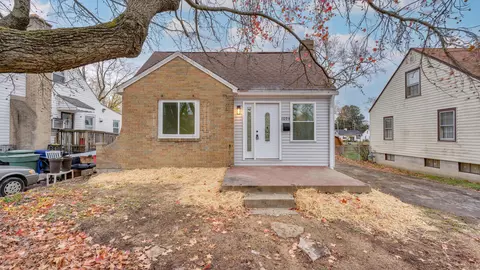 1094 Meadowdale Ave, Columbus, OH 43219