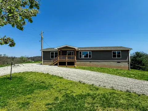 8420 Cox Kolbe Rd, Glouster, OH 45732
